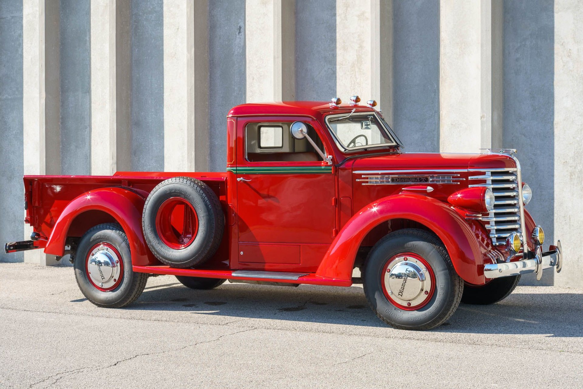 1940 Diamond T 201 | Motoexotica Classic Cars