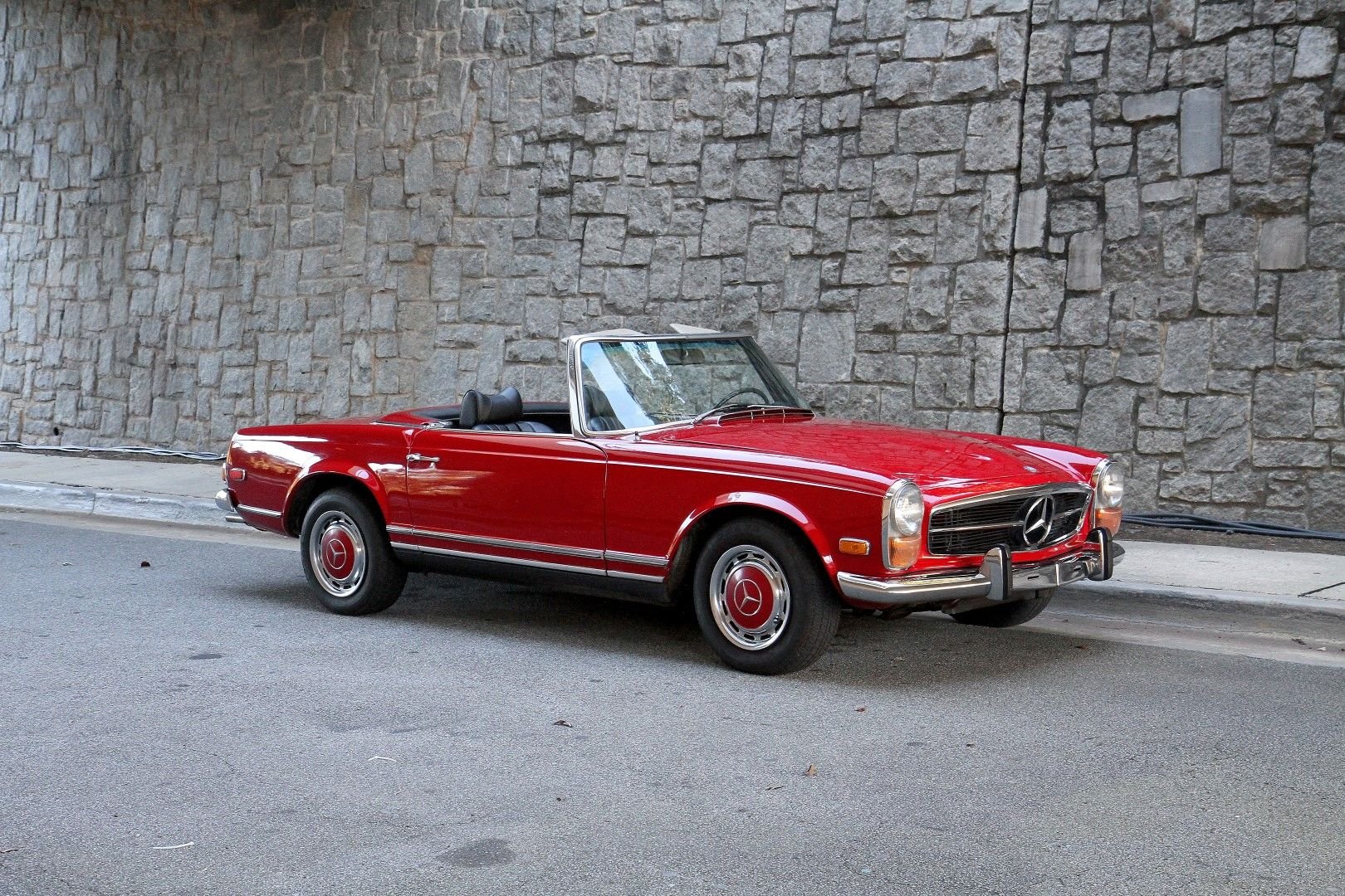 1971 Mercedes-Benz 280SL | Motorcar Studio