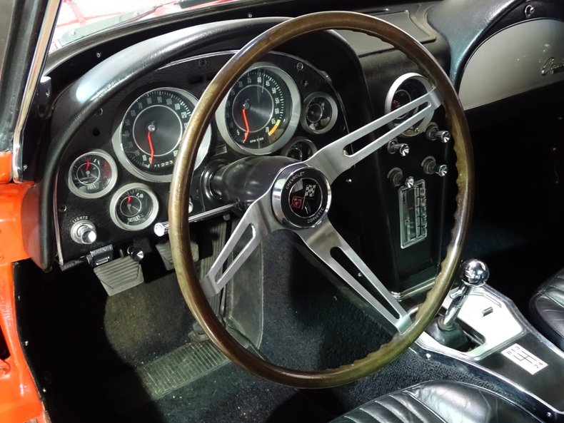 1965 Chevrolet Corvette 18
