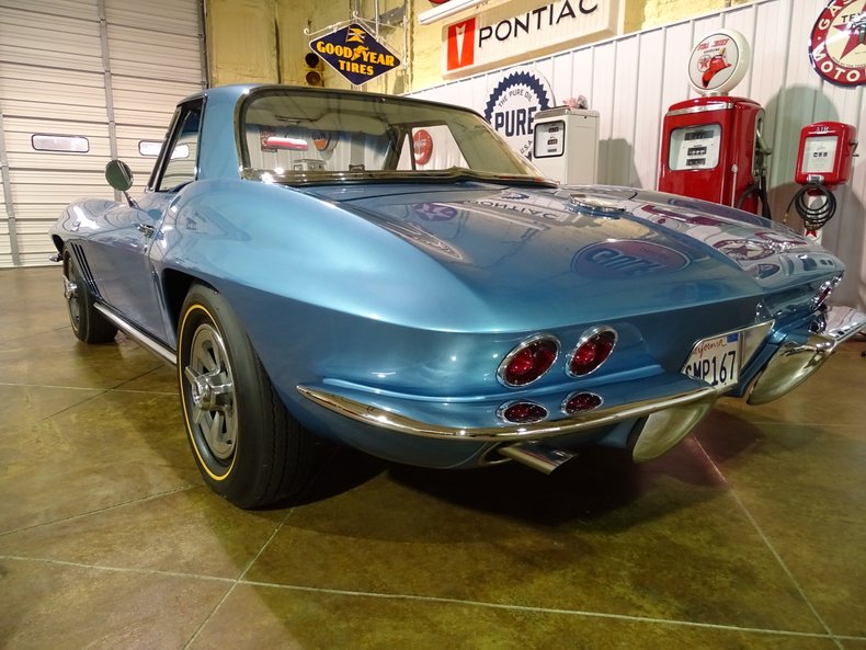 1965 Chevrolet Corvette 13