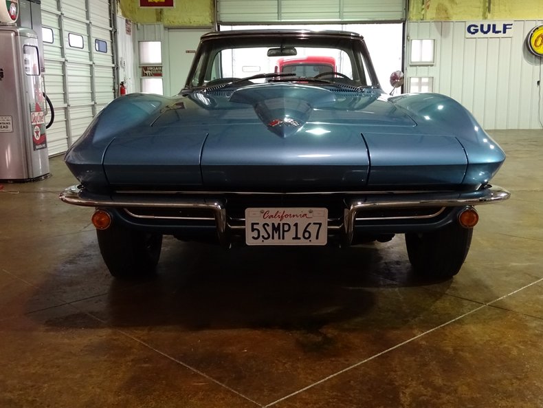 1965 Chevrolet Corvette 2