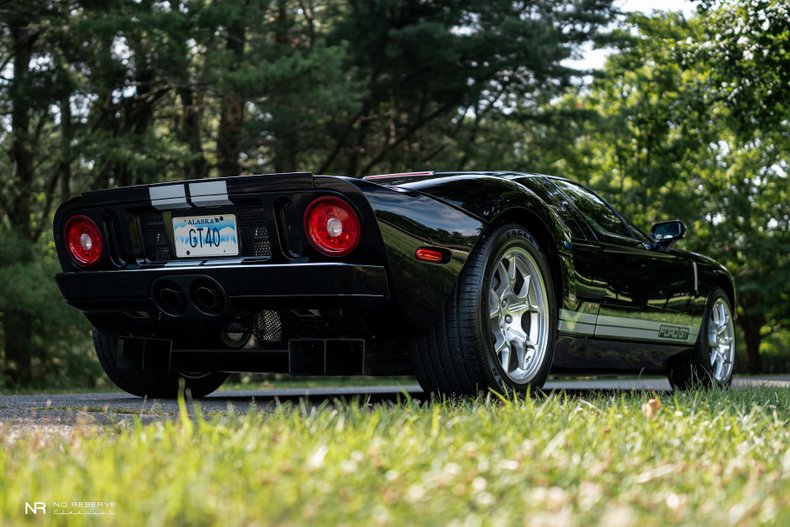 2006 Ford GT 19