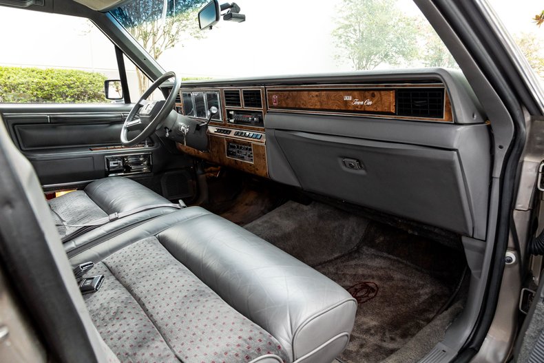 For Sale 1986 Lincoln Town Car