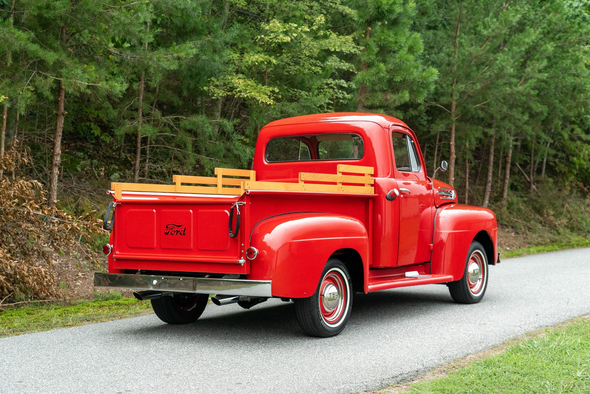 1:24 SCALE 1952 FORD F-1 PICKUP - Crown Premiums