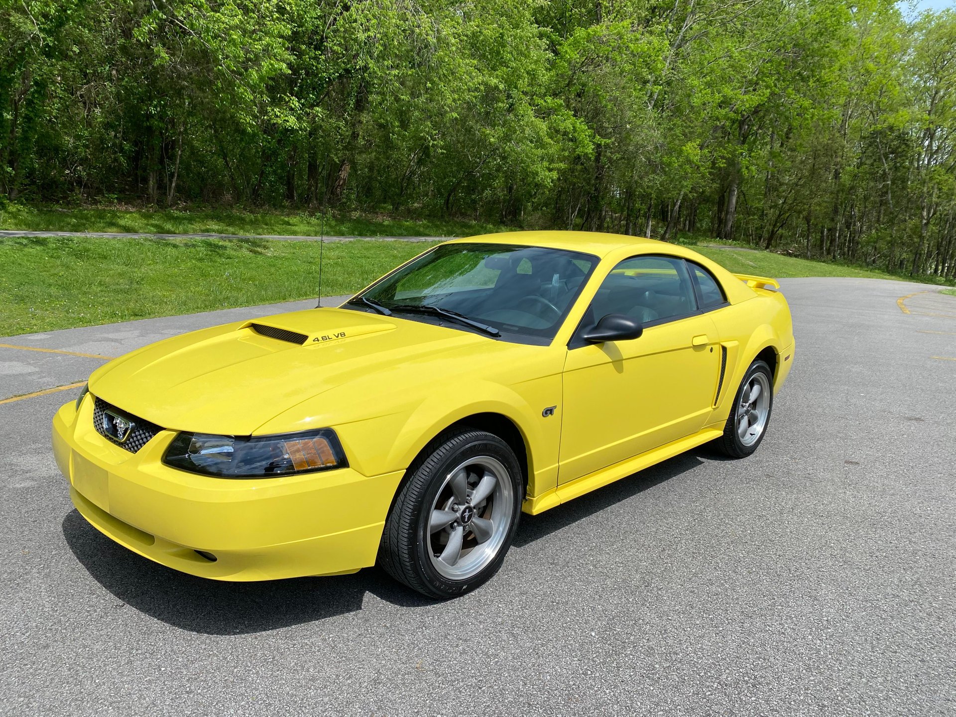 2001 ford mustang 2dr cpe gt deluxe