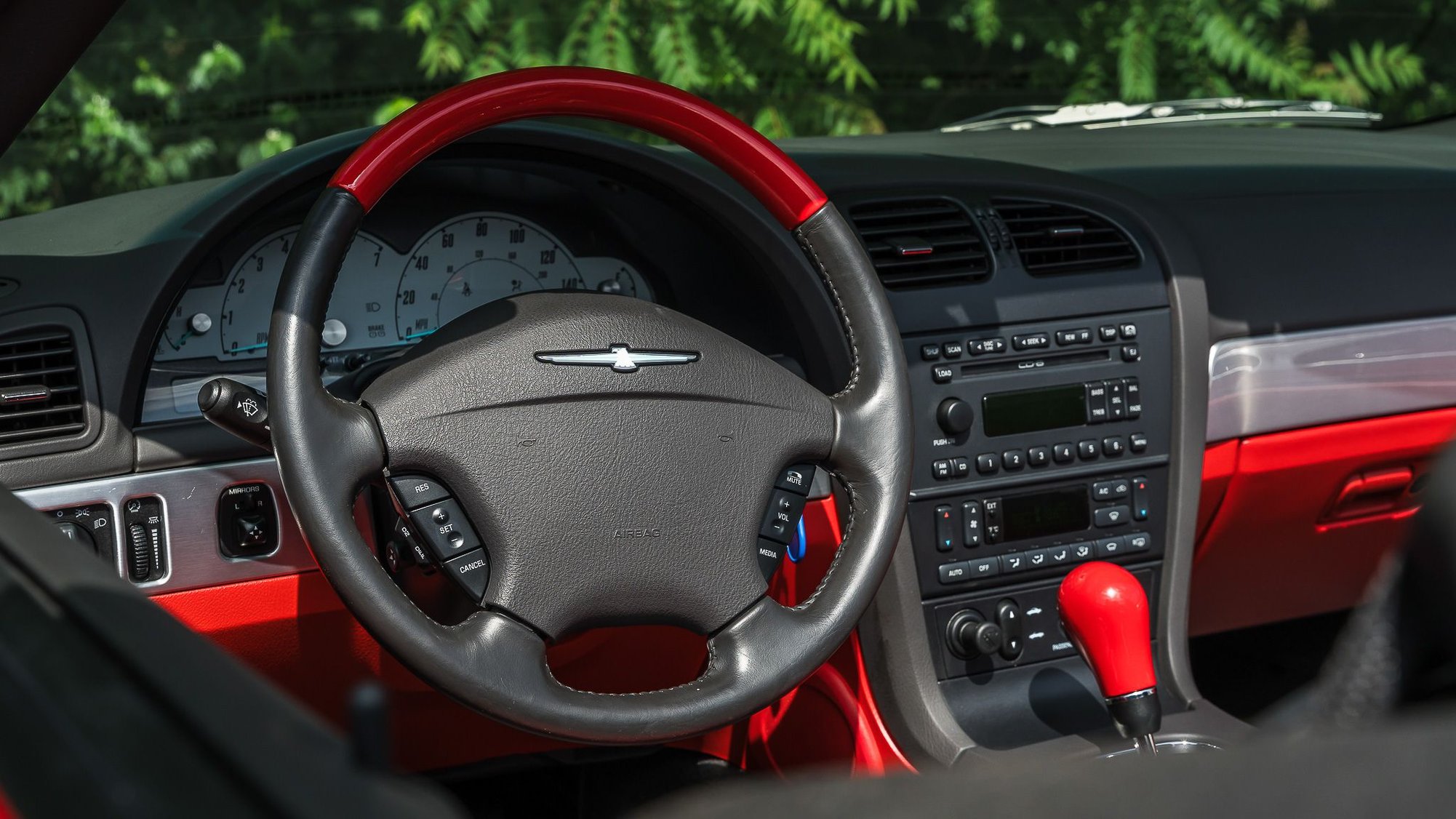 2002 Ford Thunderbird Deluxe - Photo 6