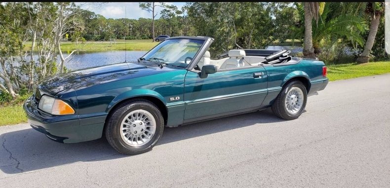 1990 Ford Mustang LX Seven-Up