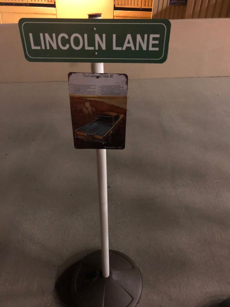  Lincoln Lane Sign 