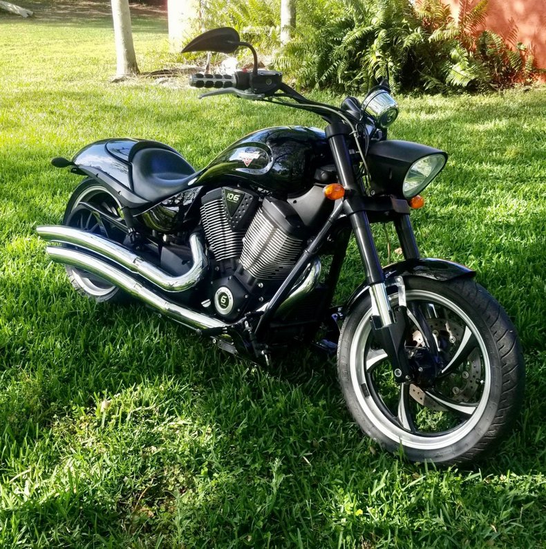 2013 Victory Hammer 8-Ball | Premier Auction