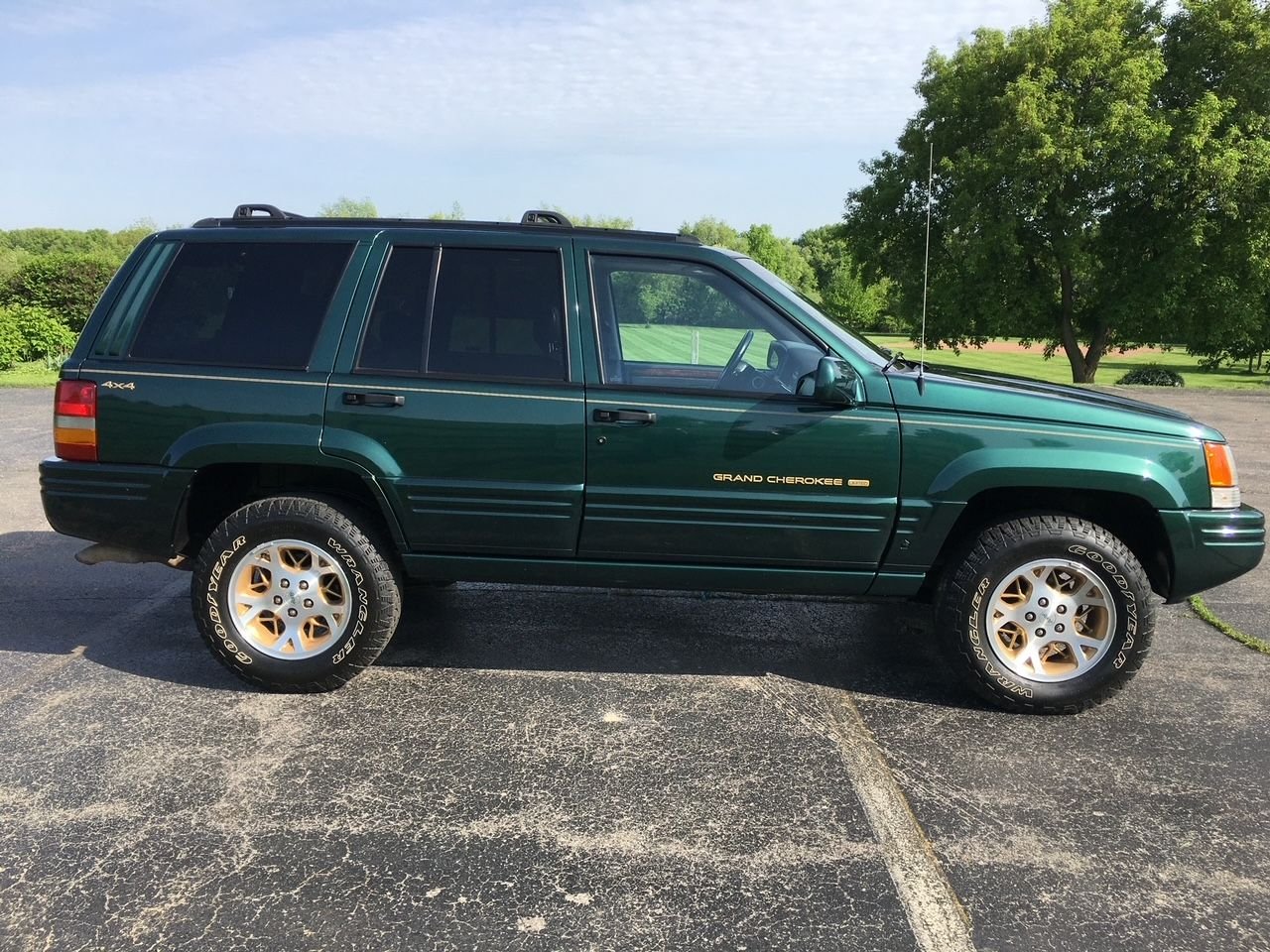 1997 jeep grand cherokee limited suv
