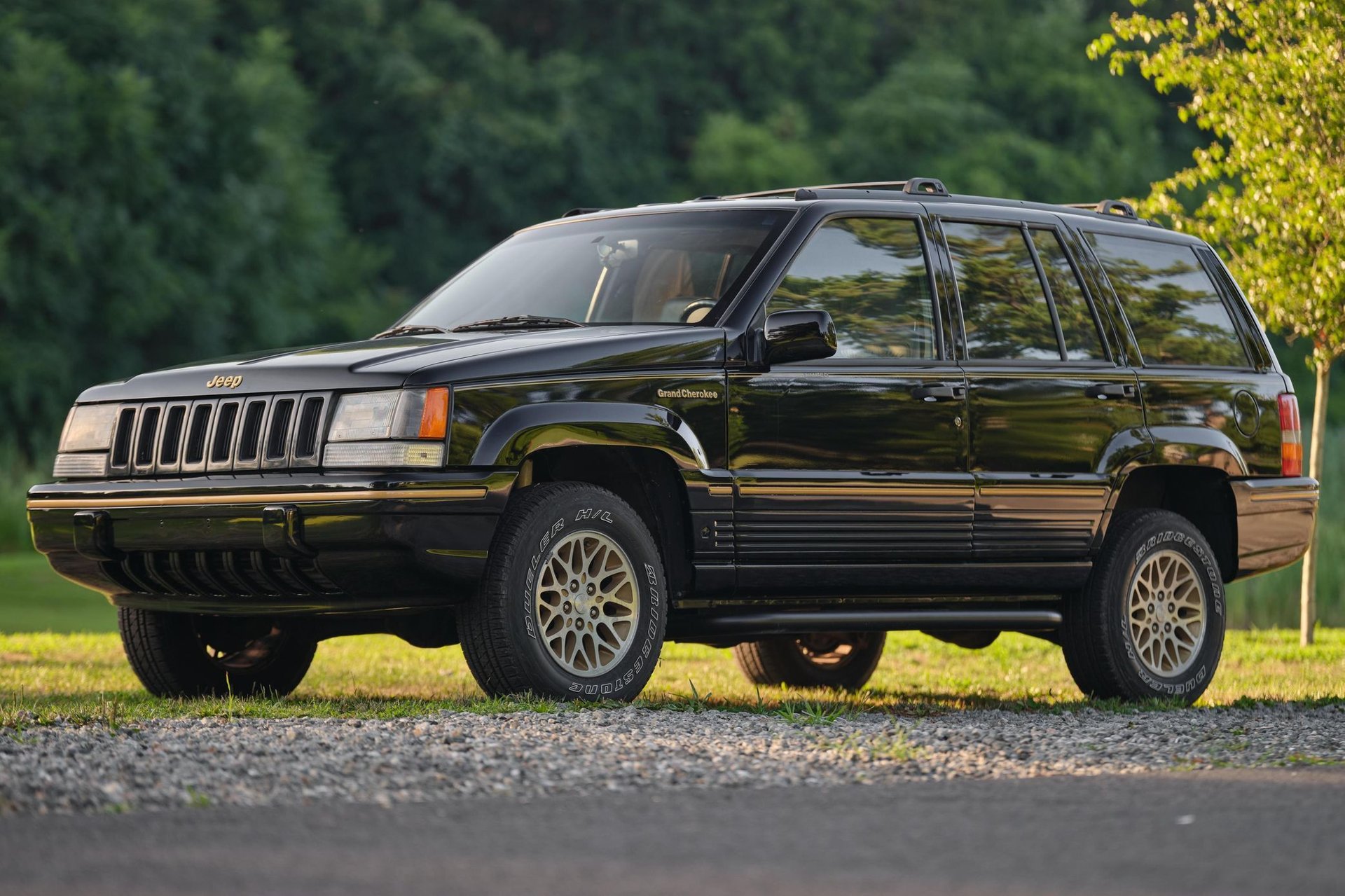 1993 jeep grand cherokee limited suv