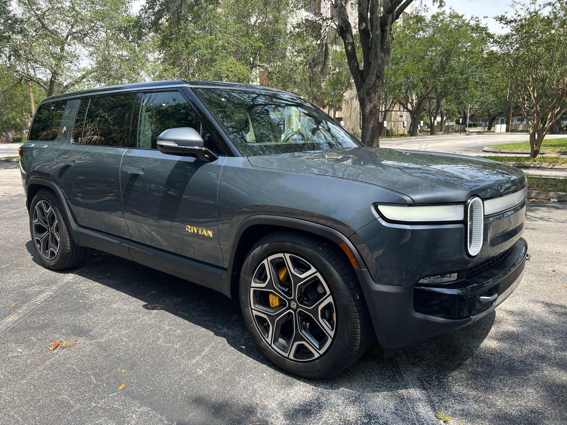 2022 Rivian R1S | Premier Asset Services