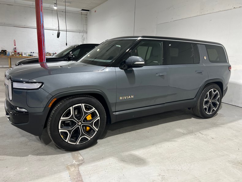 2022 Rivian R1S | Premier Asset Services