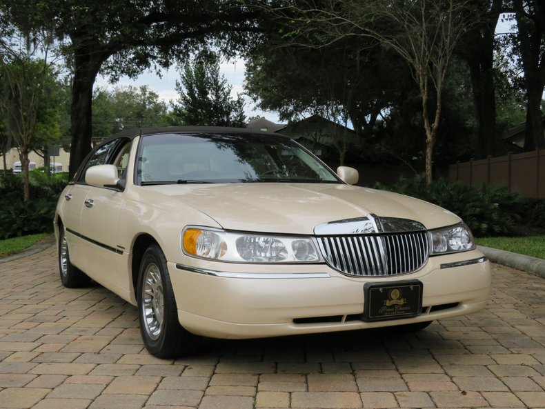 1998 Lincoln Town Car Cartier for sale 