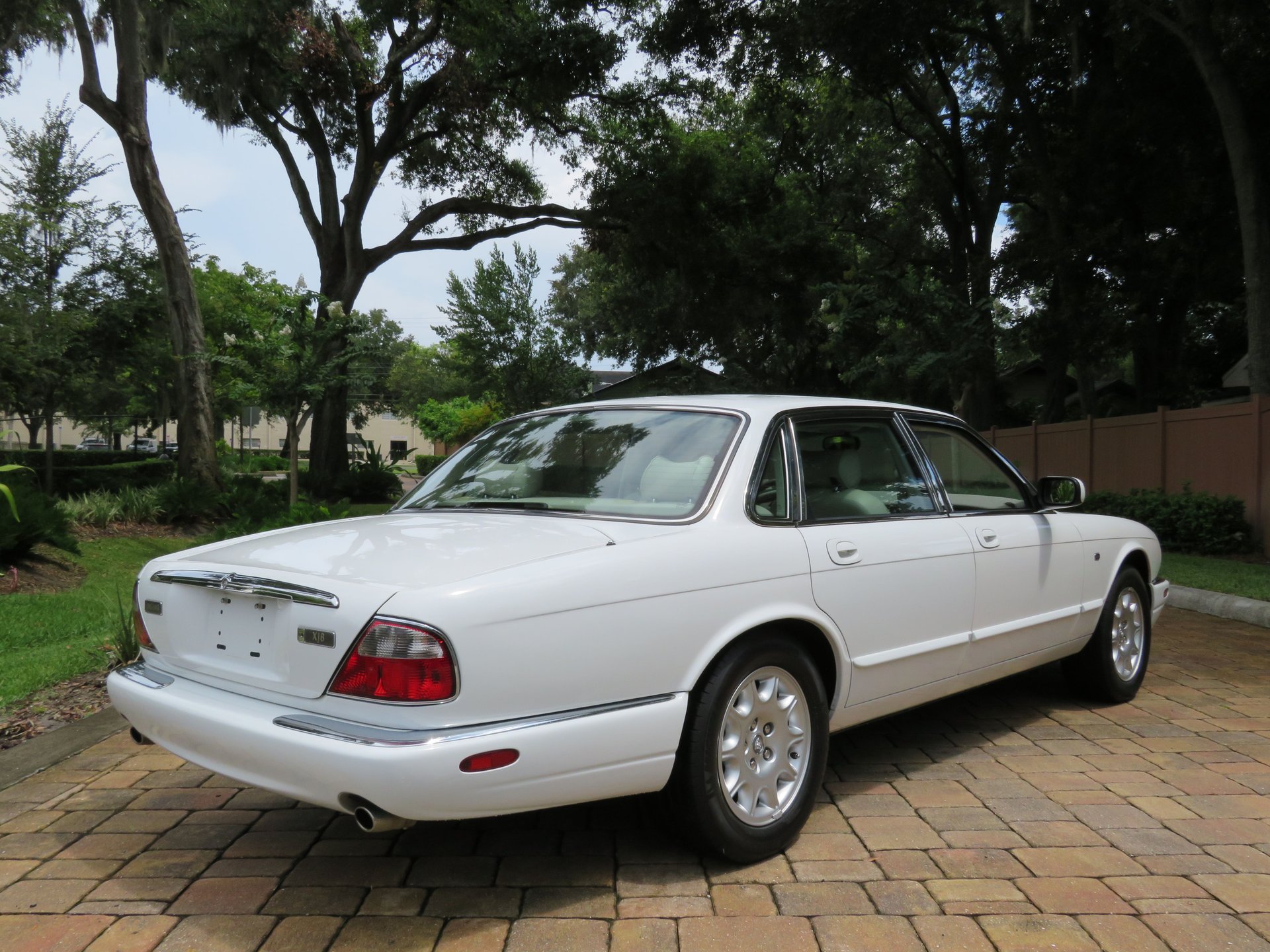 1998 Jaguar XJ8 | Primo Classics International LLC