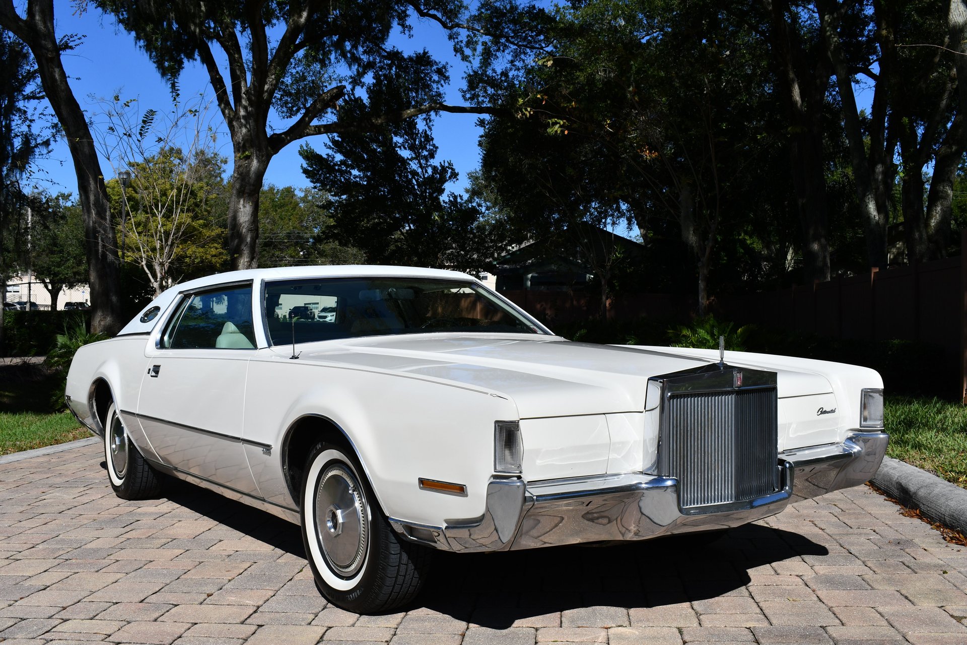 thumbnail image 2 of Protier Front Air Suspension Spring Bag Pair AS-7007-2 For Lincoln Continental / Mark VII 2 of 3