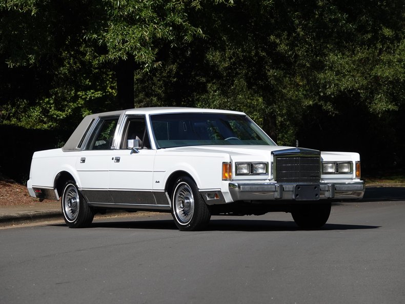 1989 Lincoln Town Car | Raleigh Classic Car Auctions