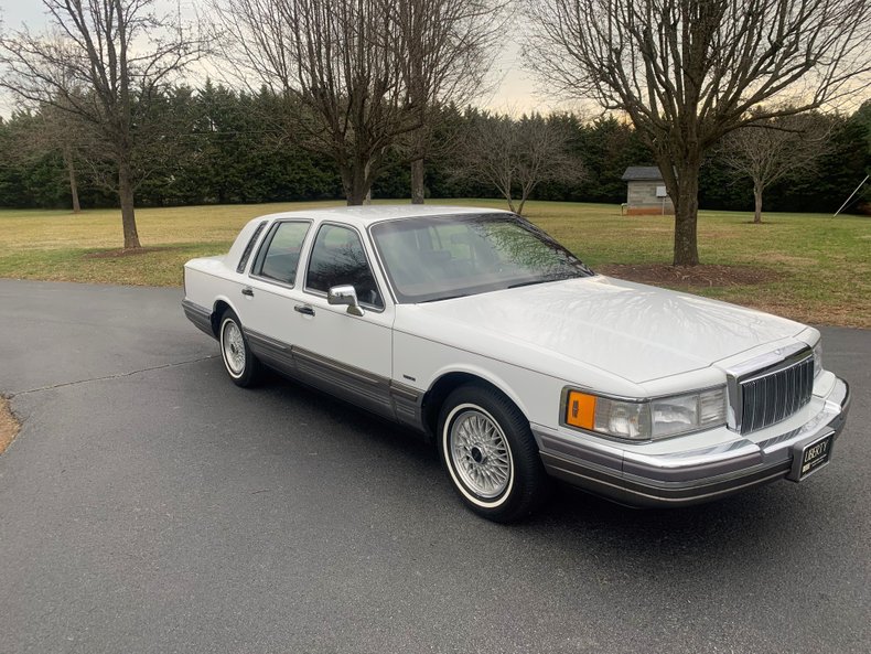 1990 Lincoln Town Car | Raleigh Classic Car Auctions