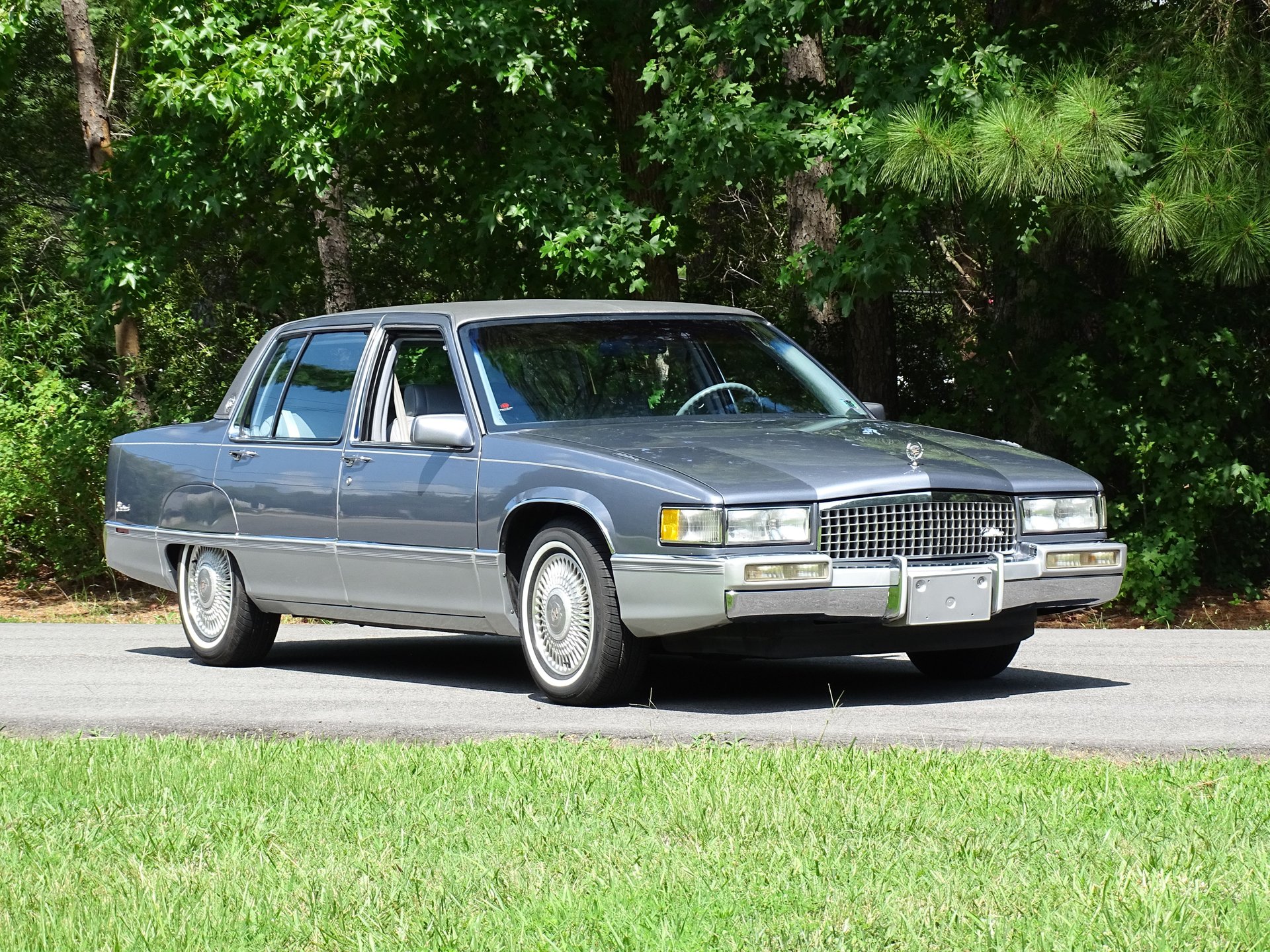 Auction 1990 Cadillac Fleetwood
