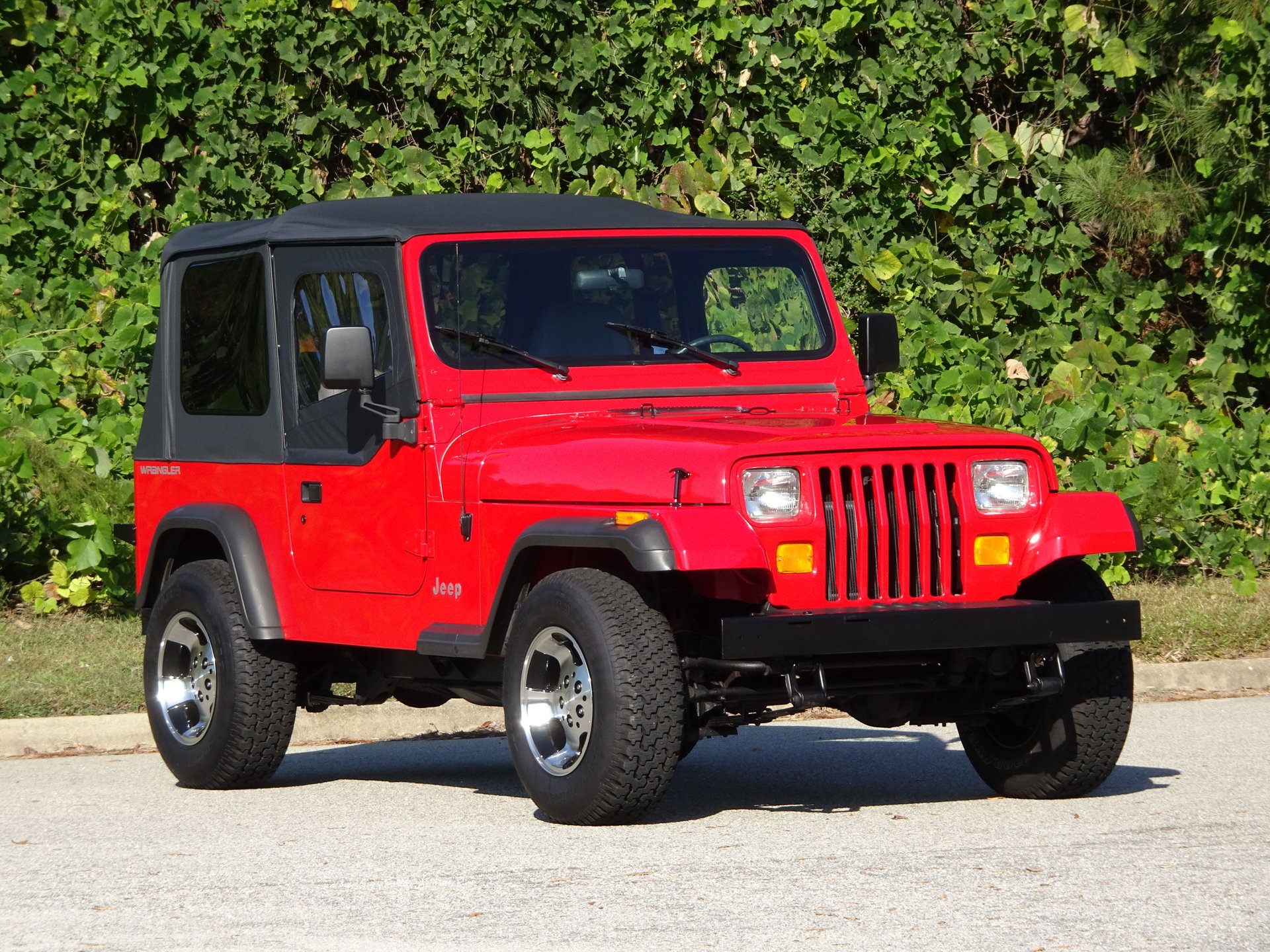 1995 Jeep Wrangler | Raleigh Classic Car Auctions