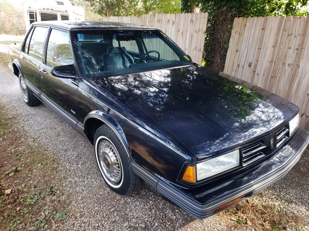 1990 Oldsmobile Delta 88 | Raleigh Classic Car Auctions