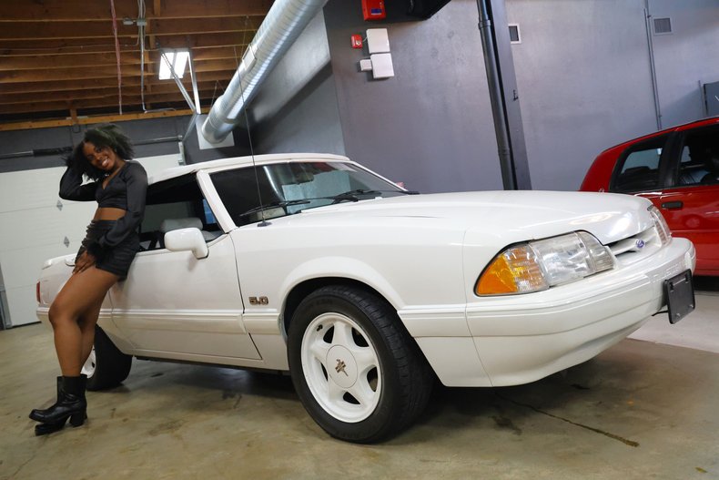 1993 Ford Mustang 1