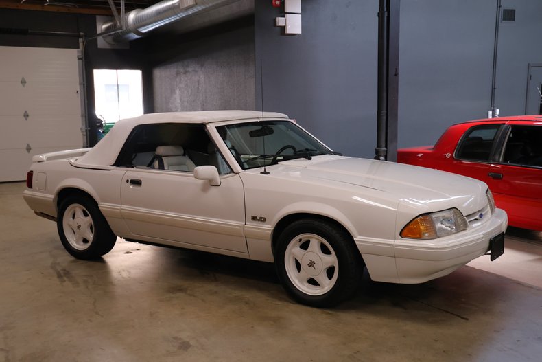 1993 Ford Mustang 5