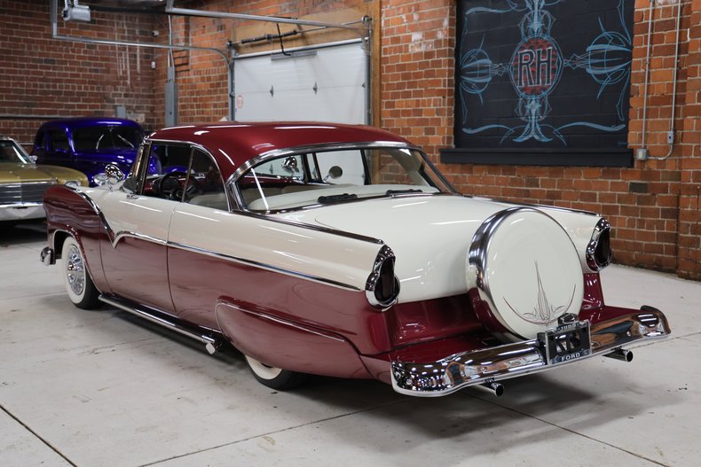 1955 Ford Fairlane 37