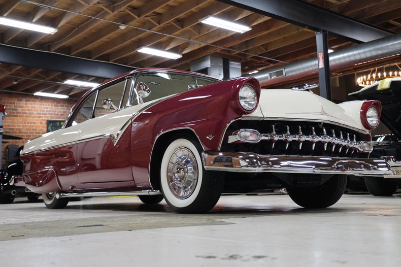 1955 Ford Fairlane 76