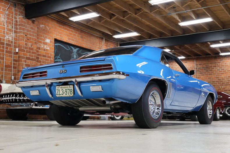 1969 Chevrolet Camaro 35