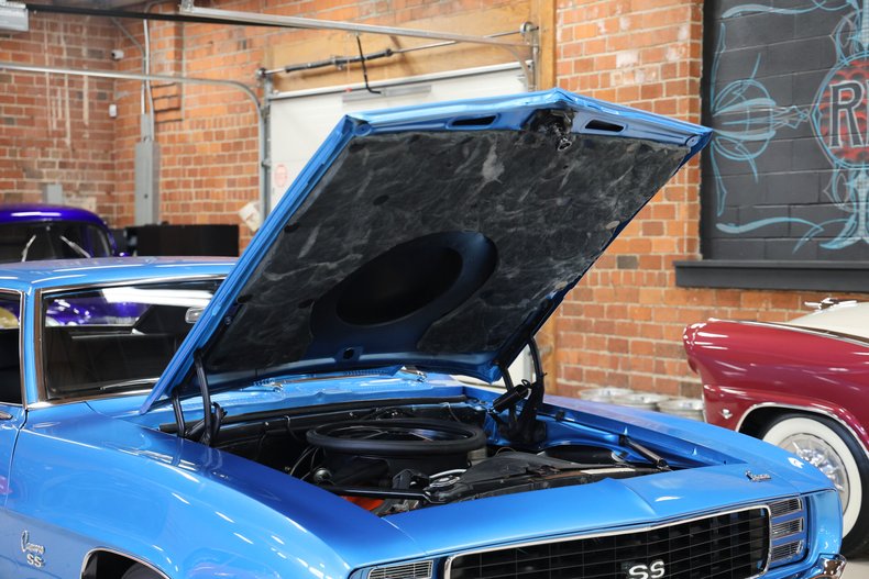 1969 Chevrolet Camaro 121