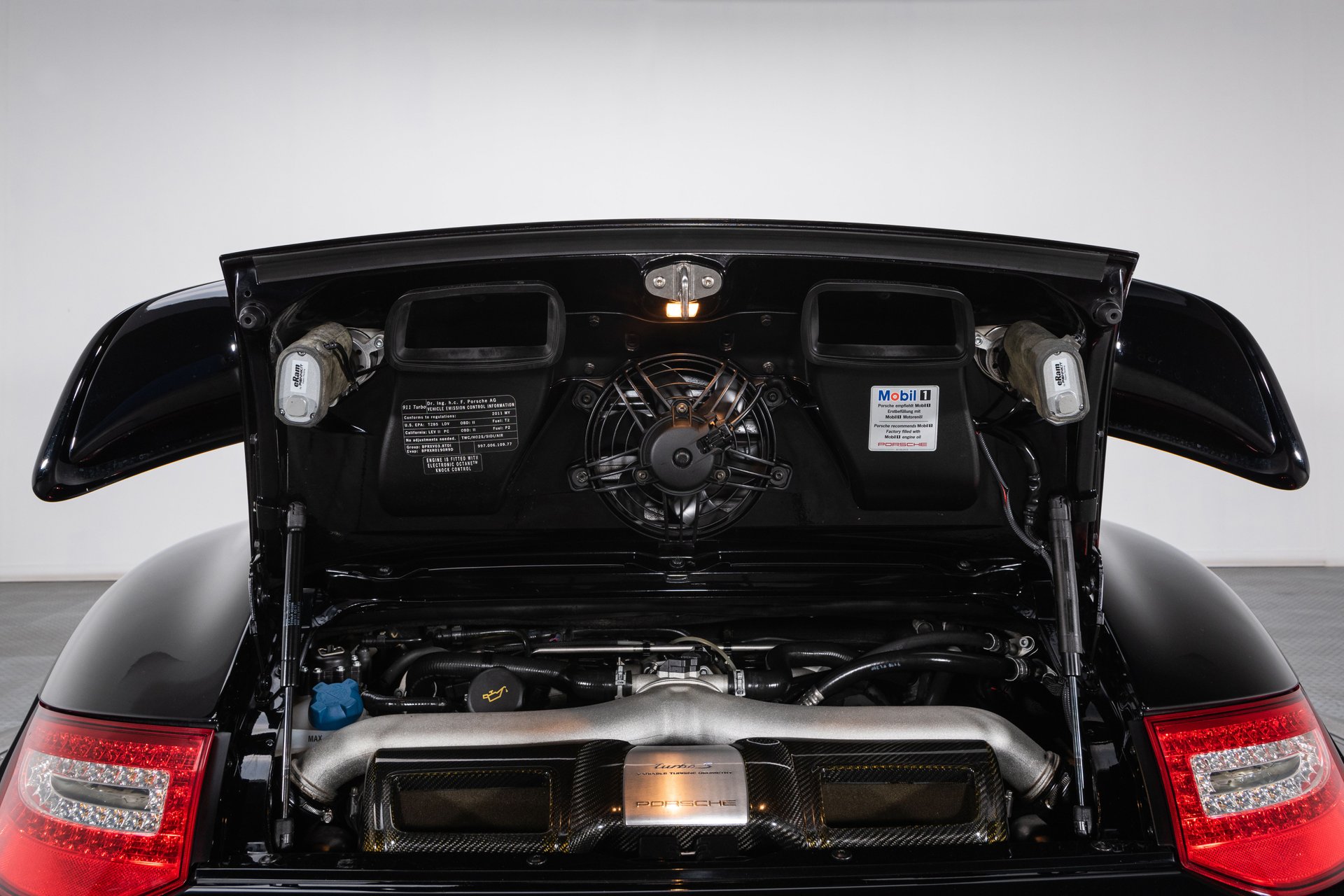 2011 porsche 911 turbo s