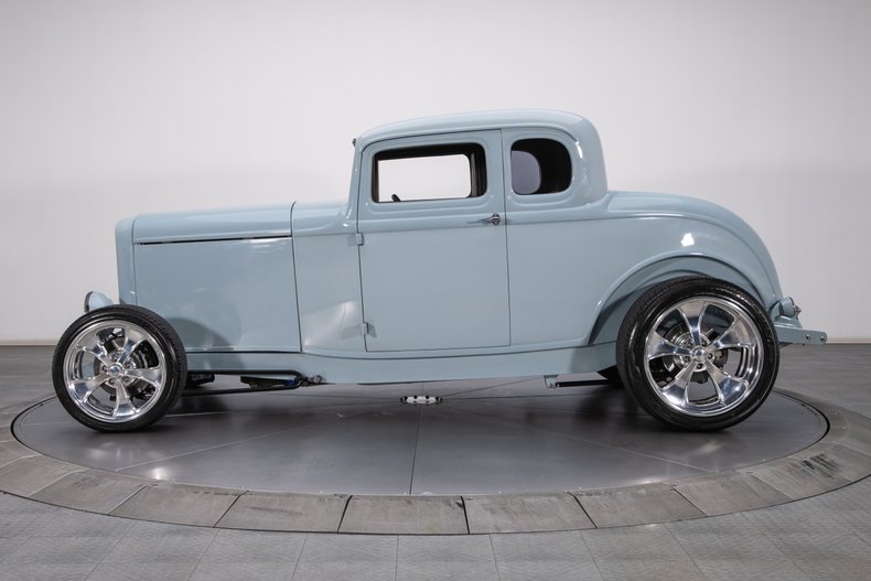 1932 Ford Coupe 12