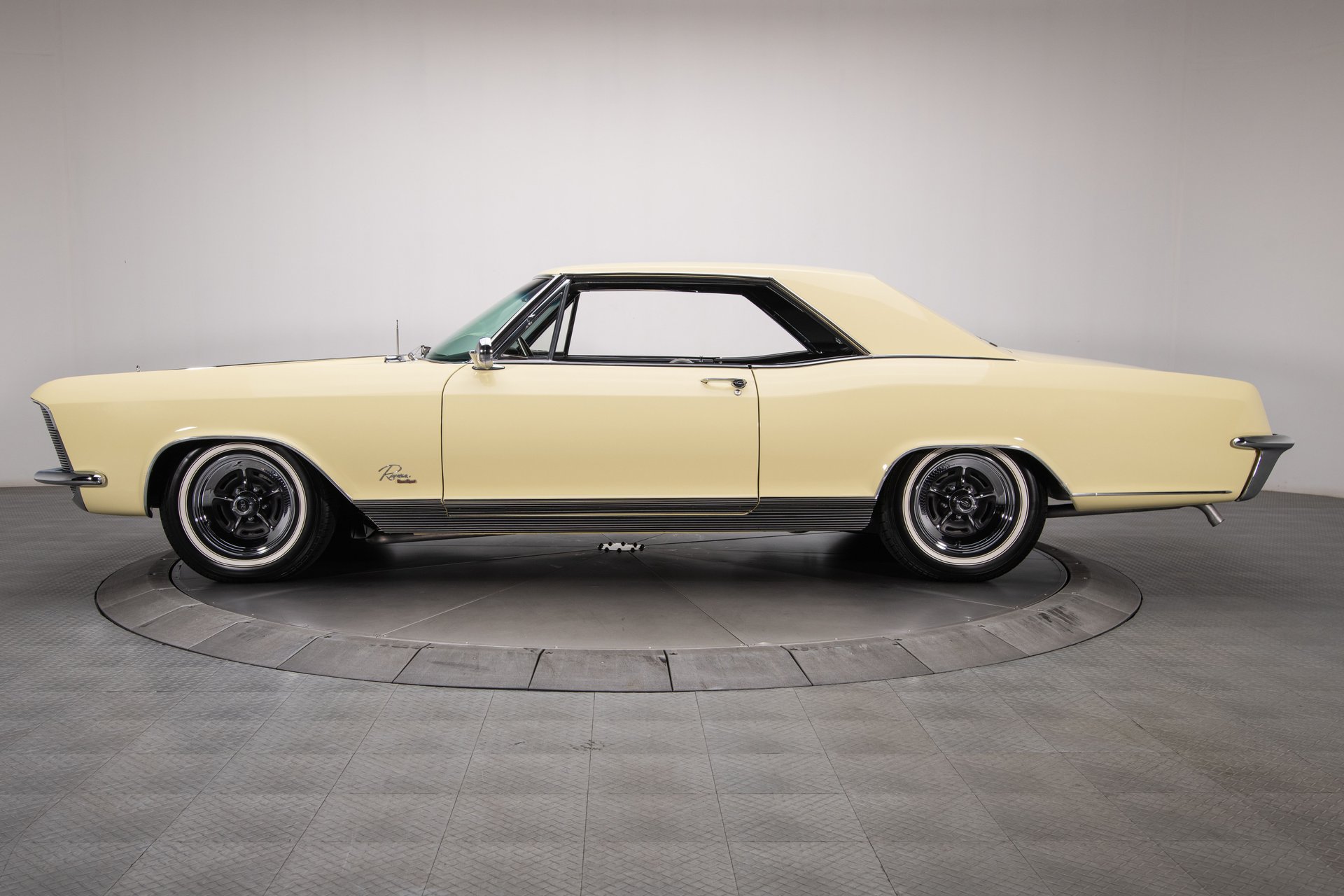 For Sale 1965 Buick Riviera GS