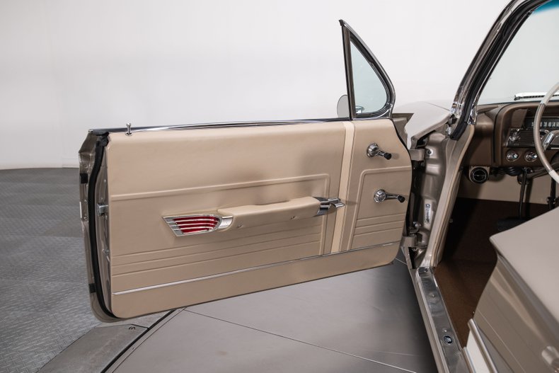 1961 Chevrolet Impala 44