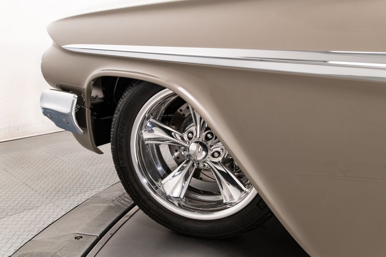 1961 Chevrolet Impala 12
