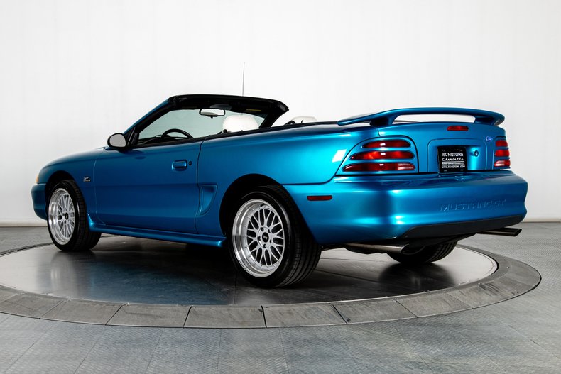 1995 Ford Mustang GT 18