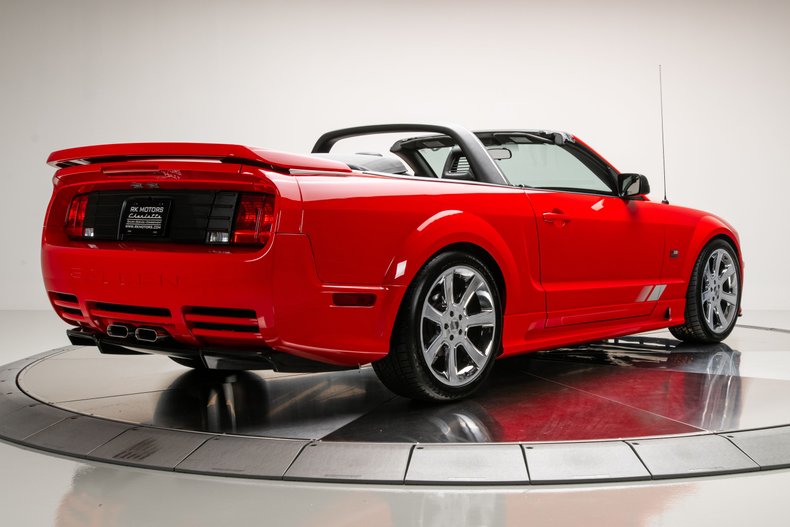 2007 Ford Mustang 17