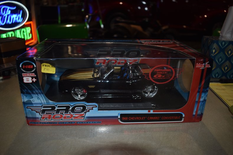 1968 Chevrolet Camaro Convertible Maisto Pro Rods Die Cast 1:18 | Rock ...