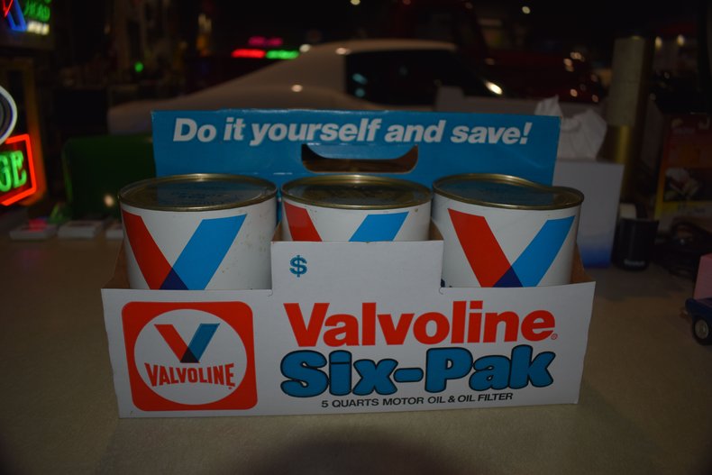 Valvoline 6-pack Composite Cans w/ Valvoline Carrier
