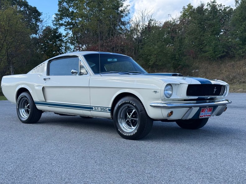 1965 Ford Mustang 2