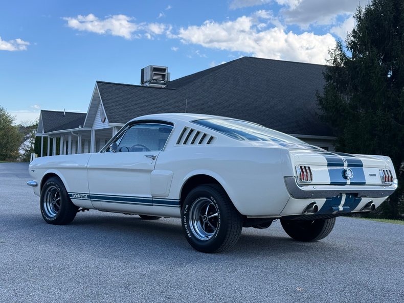 1965 Ford Mustang 4