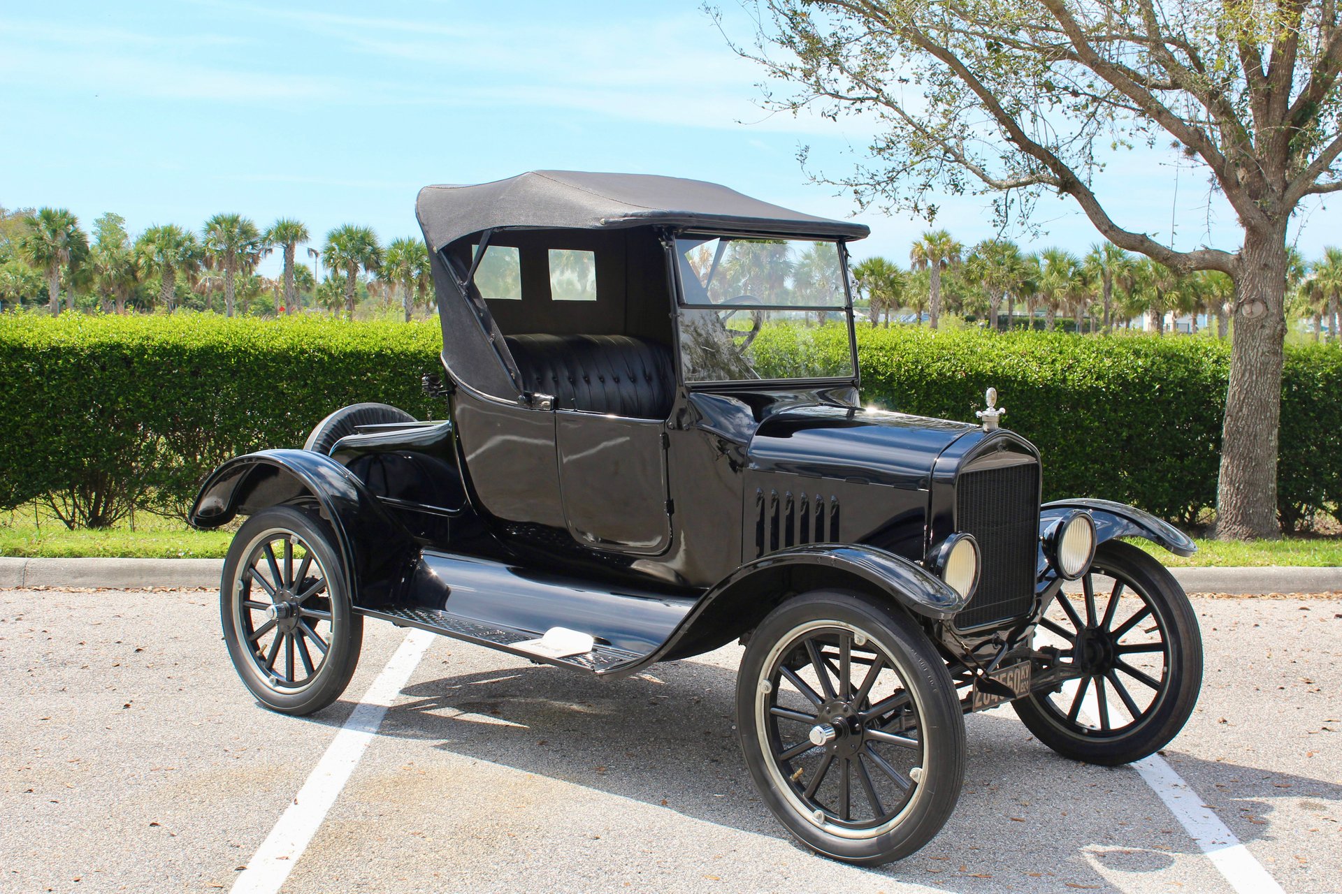 1924 ford model t open top runabout