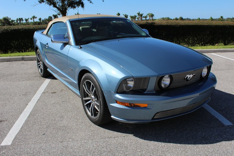 2005 ford mustang gt