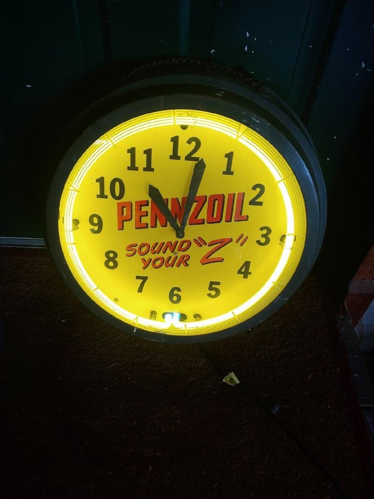  Pennzoil Sound Your "Z" Neon Clock