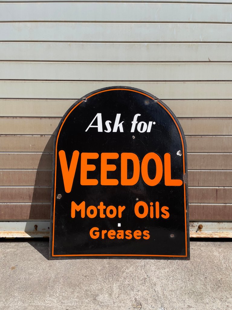  Veedol Black Oil Sign