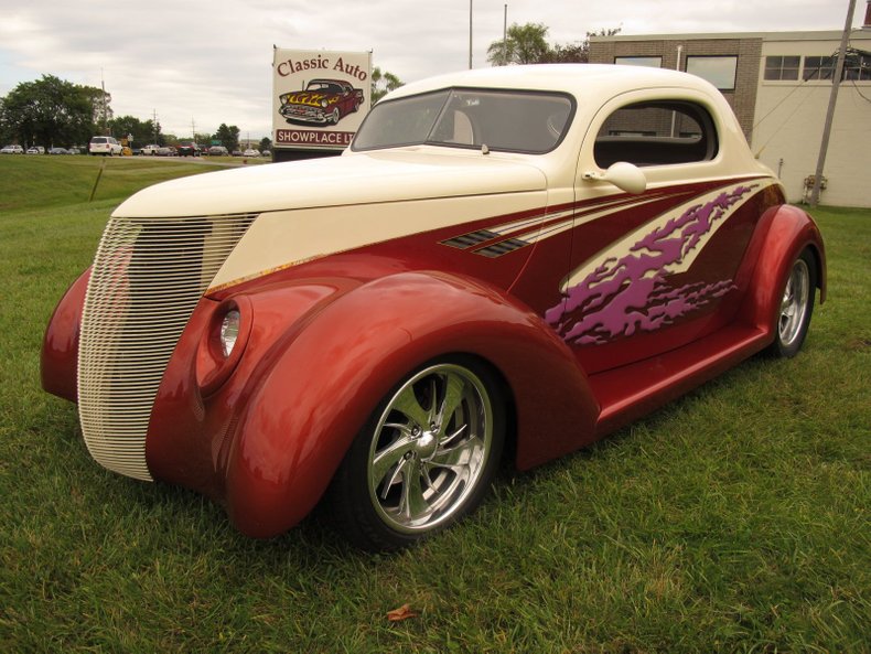 1937 Ford Custom