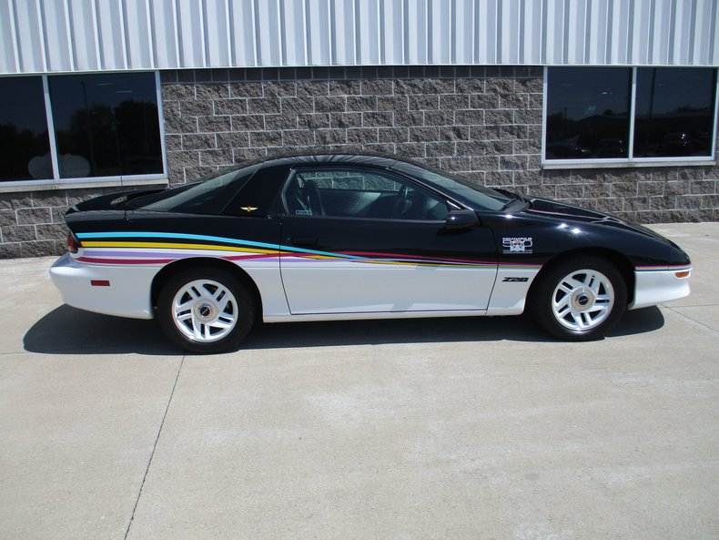 1993 Chevrolet Camaro Z/28 Indy Pace Car 15