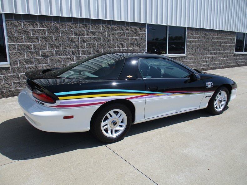 1993 Chevrolet Camaro Z/28 Indy Pace Car 16