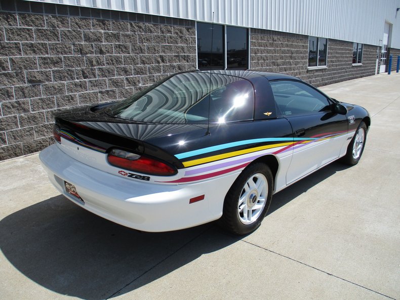 1993 Chevrolet Camaro Z/28 Indy Pace Car 17